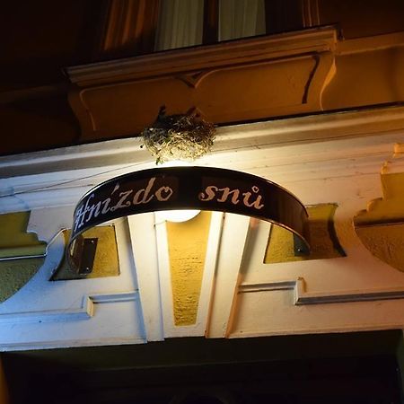 Hnizdo Snu Hotel Hradec Kralove Bagian luar foto