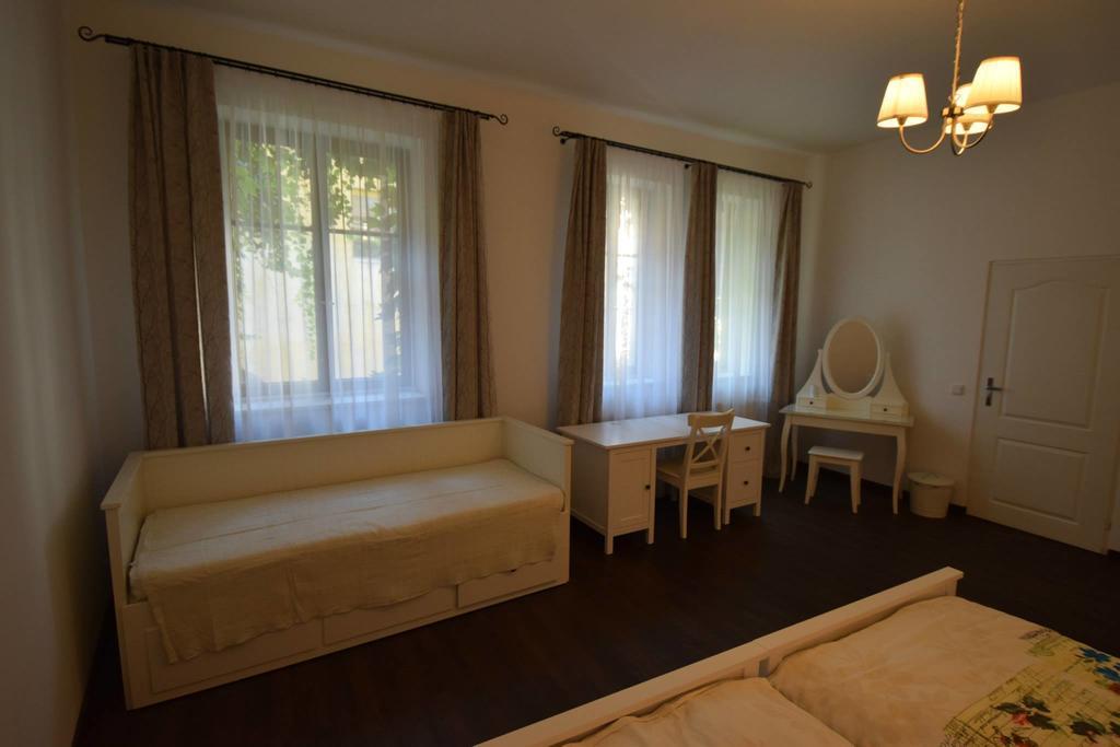 Hnizdo Snu Hotel Hradec Kralove Ruang foto