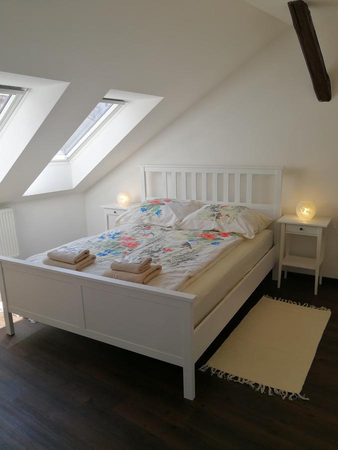 Hnizdo Snu Hotel Hradec Kralove Bagian luar foto